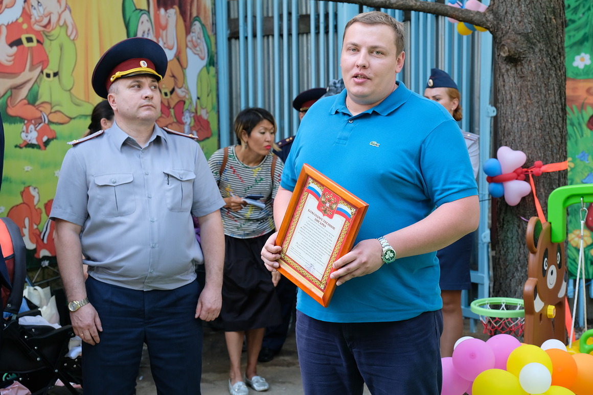 Начальник СИЗО-6 Утимишев И.К и директор нашего фонда Шилов П.А.